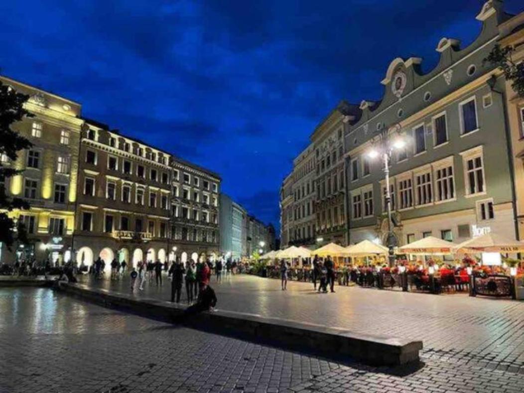 Plac Szczepanski - Theatre Neighborhood Krakkó Kültér fotó